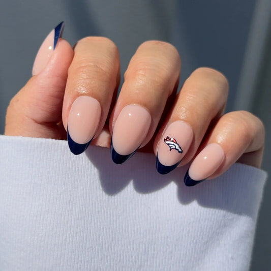 Denver Broncos Press-On Nail Set